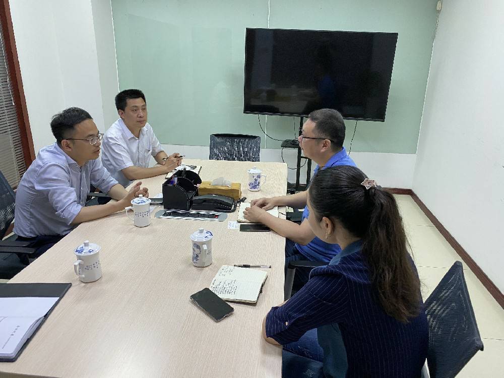 无锡市工信局领导来开云官方手机入口官网-开云(中国)科技开展“三联三解”活动